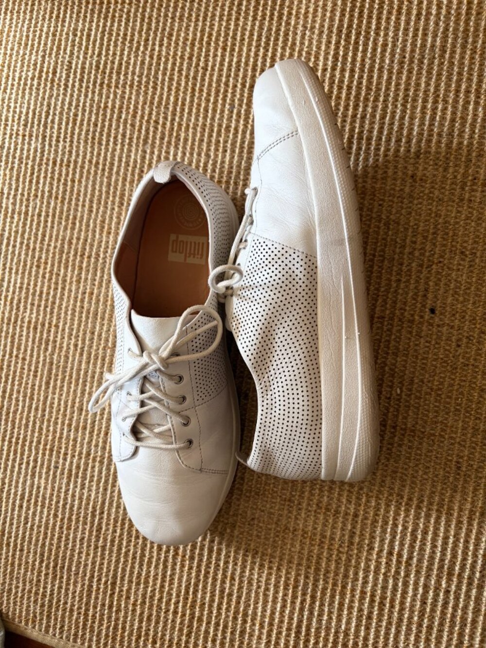 Fit Flop Lightweight Leather Sneakers Size 11 - Picture 2 of 4